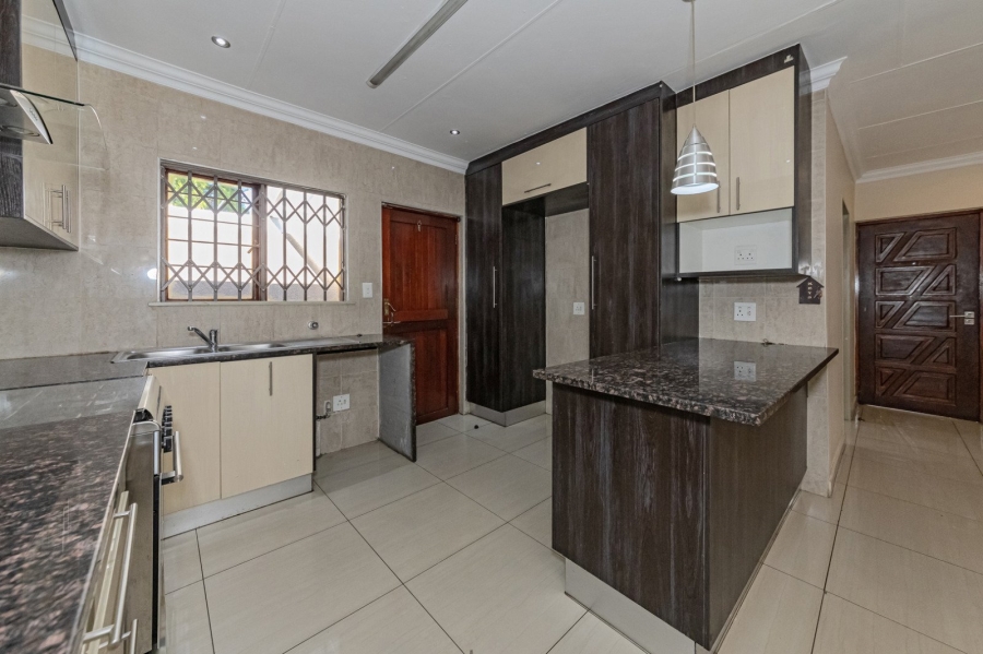 4 Bedroom Property for Sale in Douglasdale Gauteng