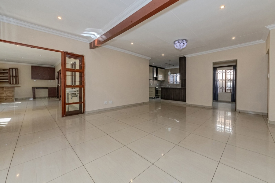 4 Bedroom Property for Sale in Douglasdale Gauteng