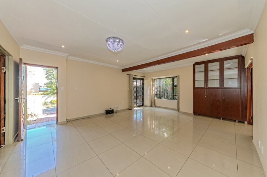 4 Bedroom Property for Sale in Douglasdale Gauteng