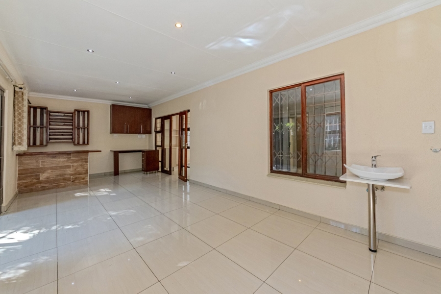 4 Bedroom Property for Sale in Douglasdale Gauteng