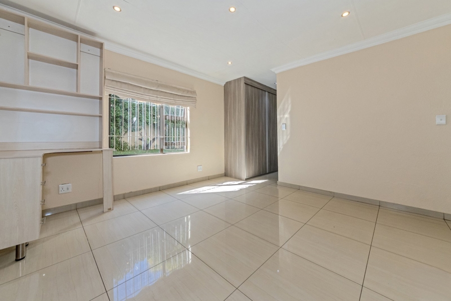 4 Bedroom Property for Sale in Douglasdale Gauteng