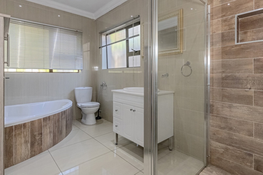 4 Bedroom Property for Sale in Douglasdale Gauteng