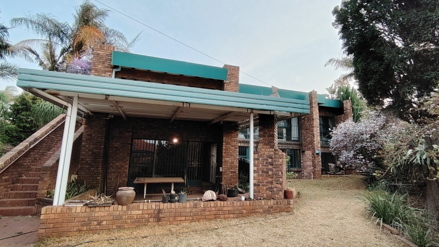 5 Bedroom Property for Sale in Zwartkop Gauteng