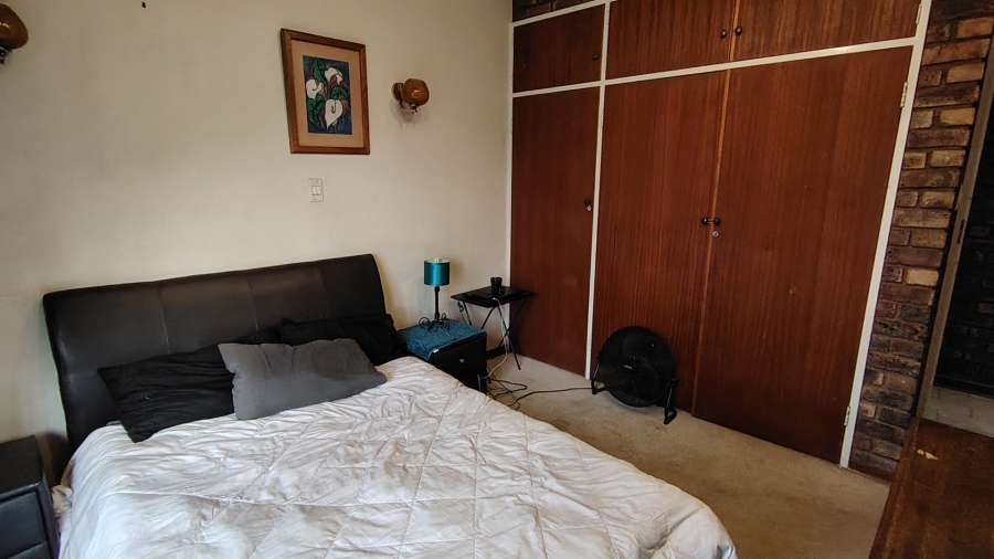 5 Bedroom Property for Sale in Zwartkop Gauteng