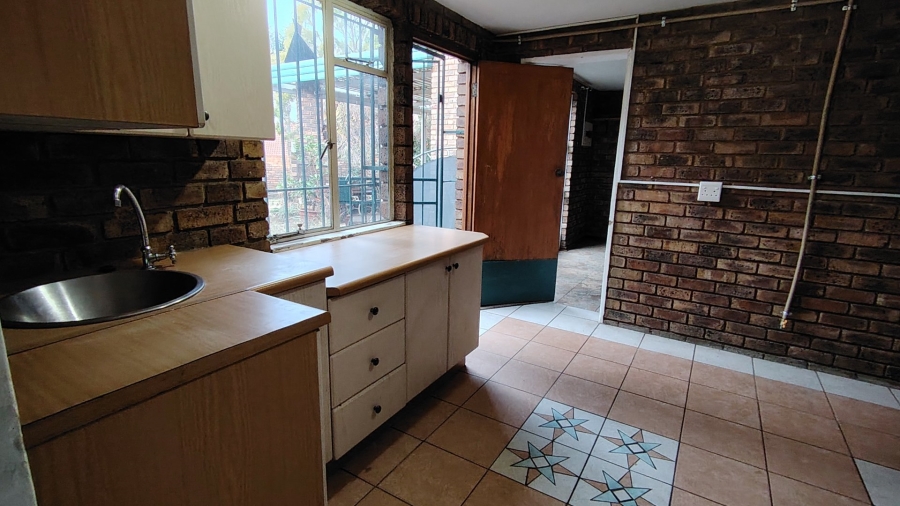 5 Bedroom Property for Sale in Zwartkop Gauteng