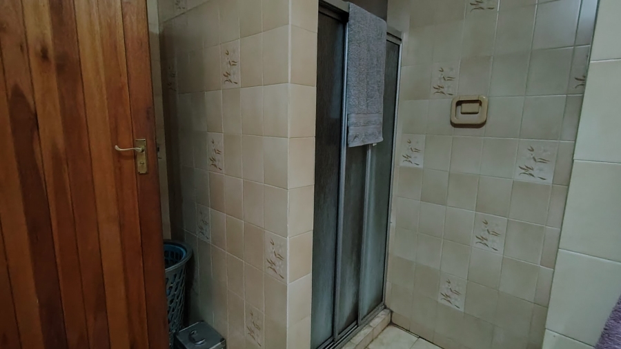 5 Bedroom Property for Sale in Zwartkop Gauteng
