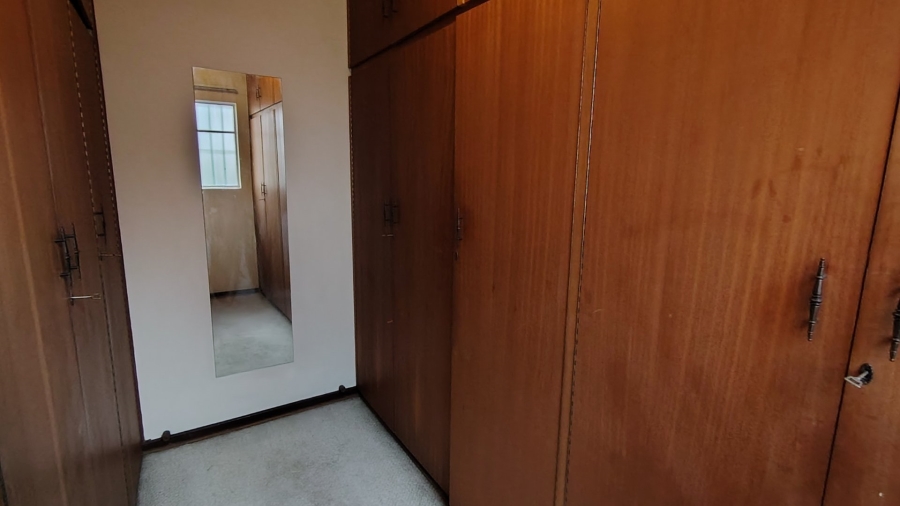 5 Bedroom Property for Sale in Zwartkop Gauteng