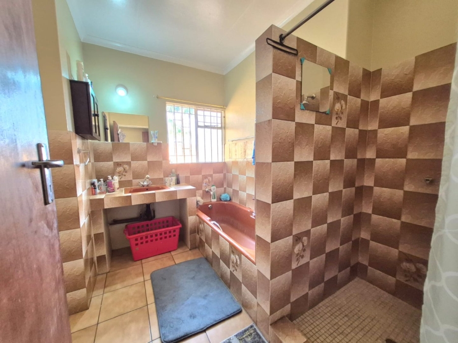 3 Bedroom Property for Sale in Garsfontein Gauteng