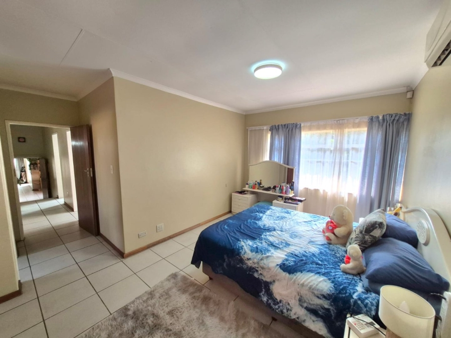 3 Bedroom Property for Sale in Garsfontein Gauteng