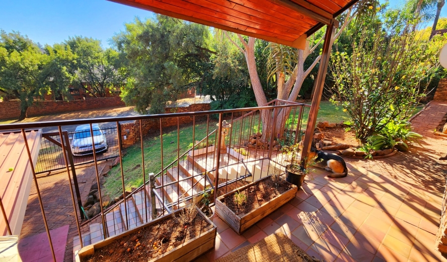 3 Bedroom Property for Sale in Garsfontein Gauteng