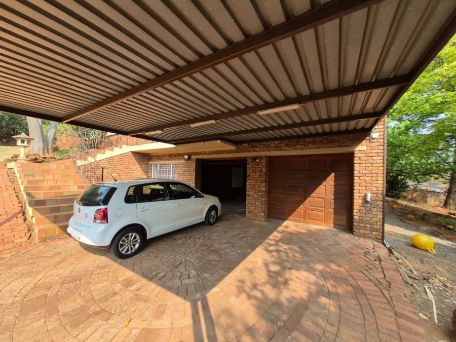 3 Bedroom Property for Sale in Garsfontein Gauteng