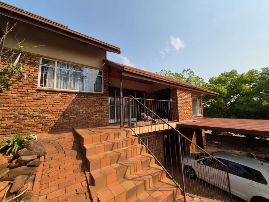 3 Bedroom Property for Sale in Garsfontein Gauteng