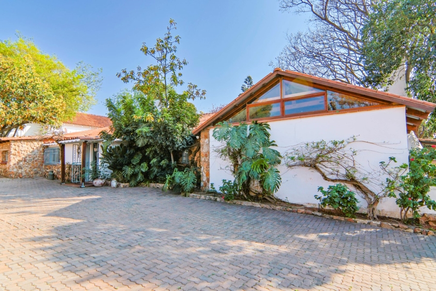 5 Bedroom Property for Sale in Thatchfield Close Gauteng