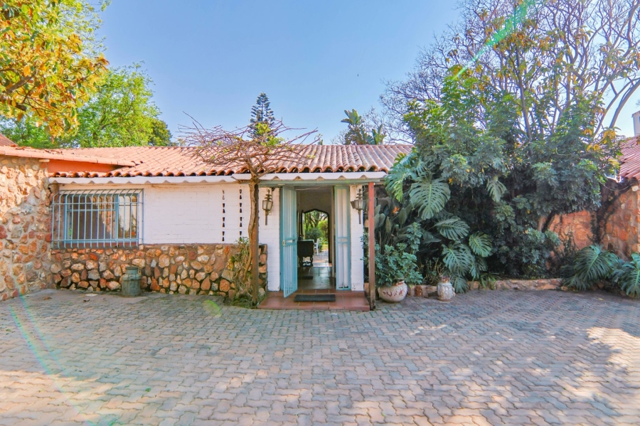 5 Bedroom Property for Sale in Thatchfield Close Gauteng