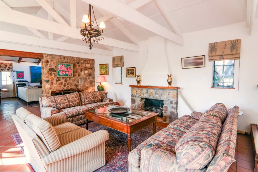 5 Bedroom Property for Sale in Thatchfield Close Gauteng