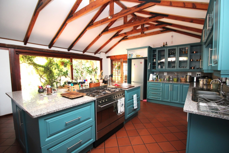 5 Bedroom Property for Sale in Thatchfield Close Gauteng