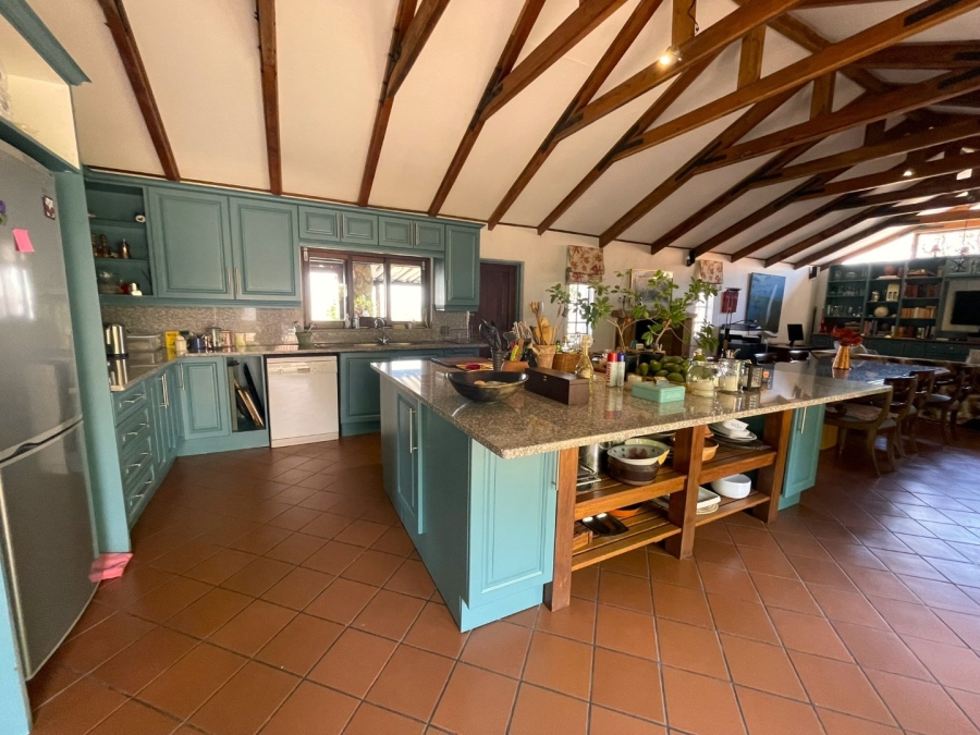 5 Bedroom Property for Sale in Thatchfield Close Gauteng