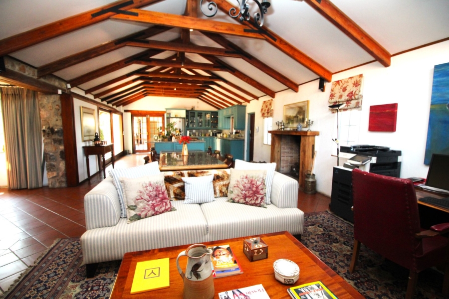 5 Bedroom Property for Sale in Thatchfield Close Gauteng