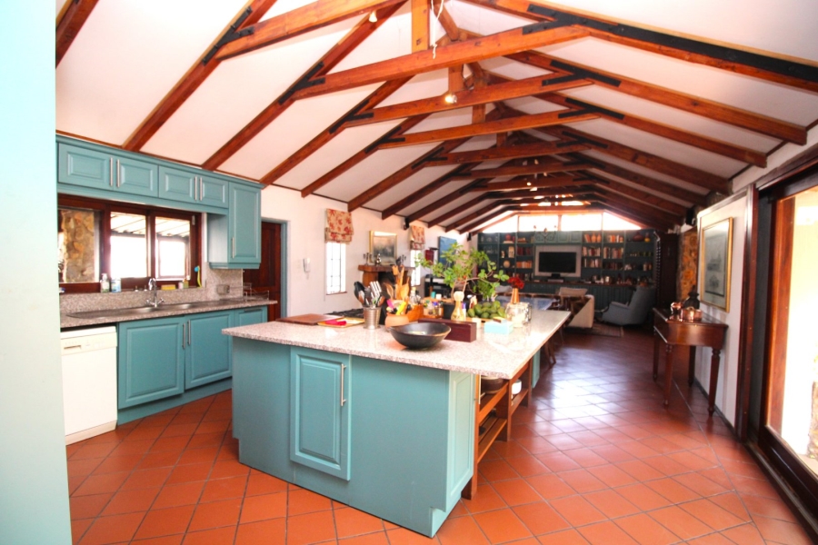 5 Bedroom Property for Sale in Thatchfield Close Gauteng