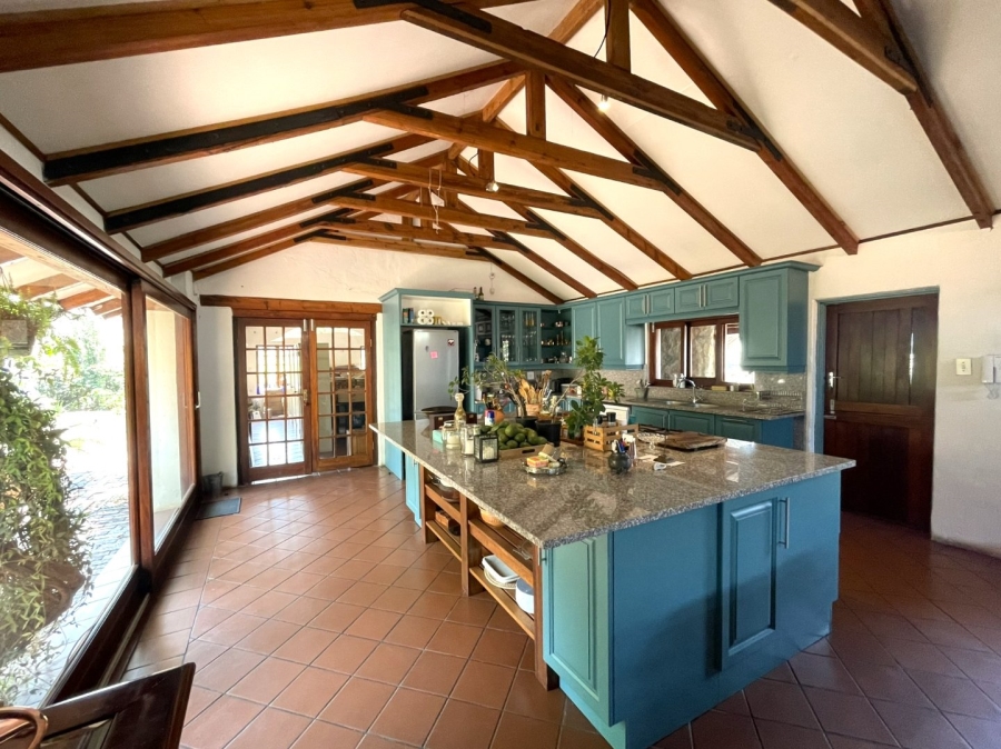 5 Bedroom Property for Sale in Thatchfield Close Gauteng