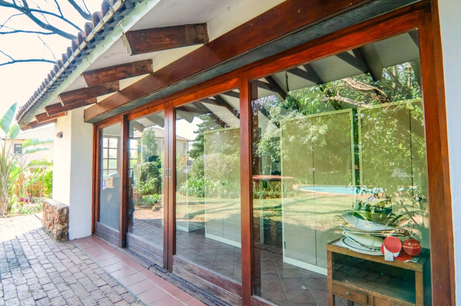 5 Bedroom Property for Sale in Thatchfield Close Gauteng