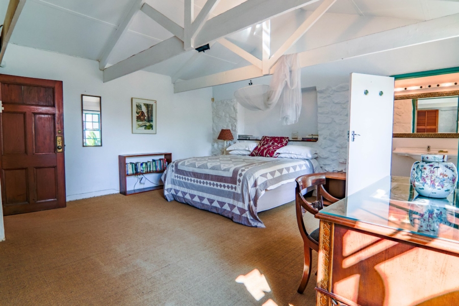 5 Bedroom Property for Sale in Thatchfield Close Gauteng