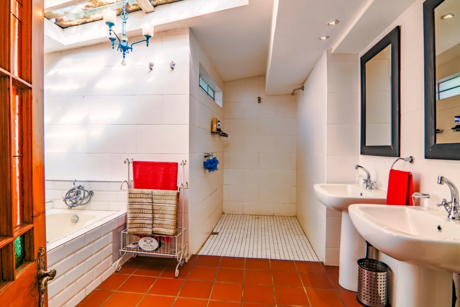 5 Bedroom Property for Sale in Thatchfield Close Gauteng