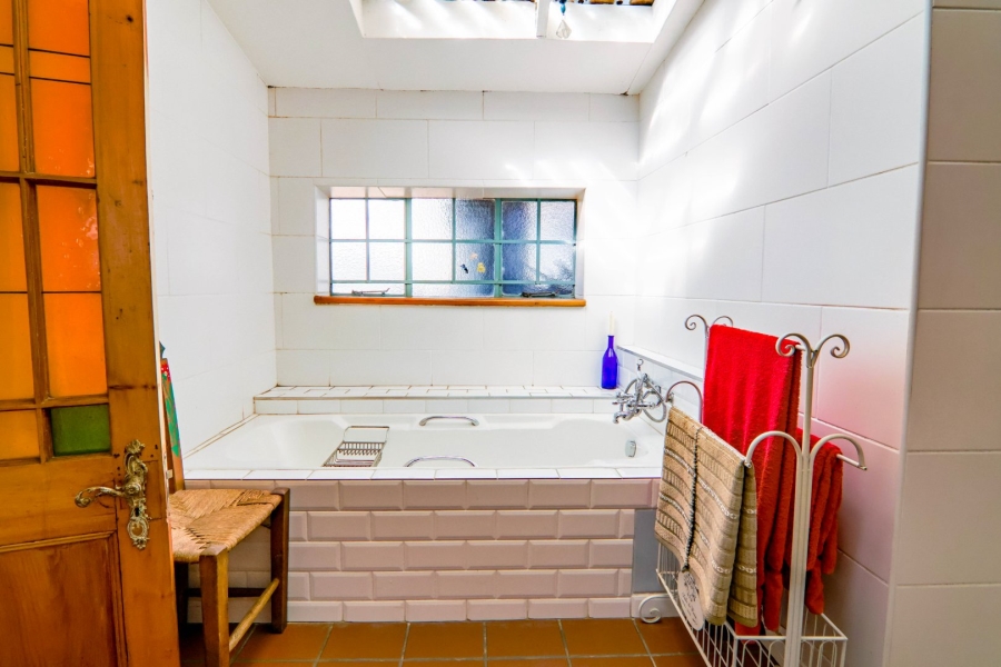 5 Bedroom Property for Sale in Thatchfield Close Gauteng
