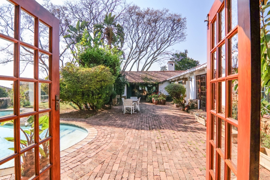 5 Bedroom Property for Sale in Thatchfield Close Gauteng