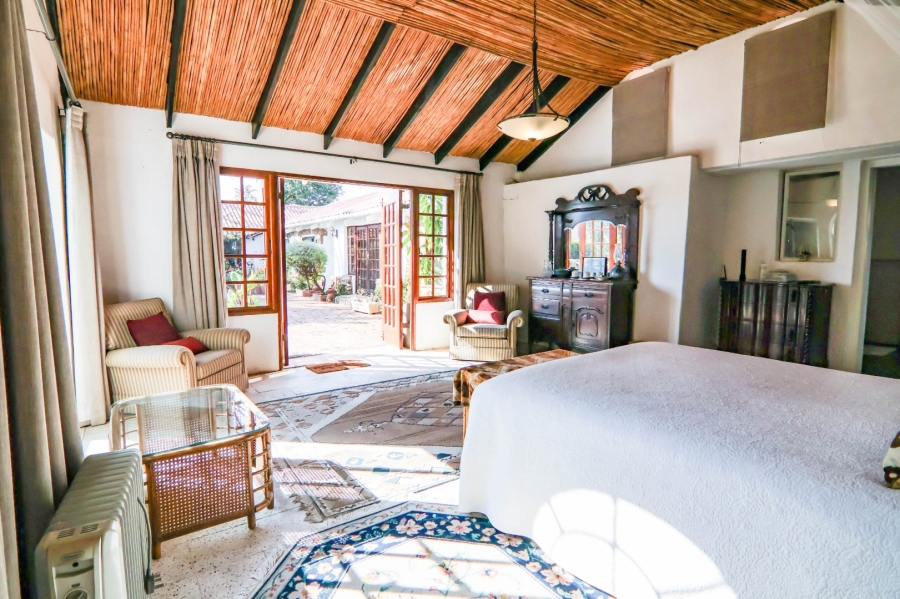 5 Bedroom Property for Sale in Thatchfield Close Gauteng