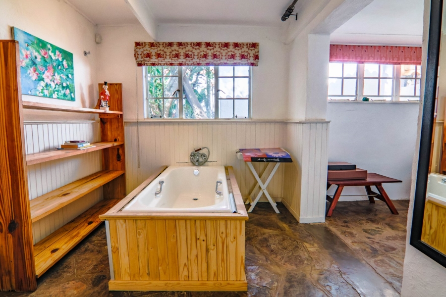5 Bedroom Property for Sale in Thatchfield Close Gauteng