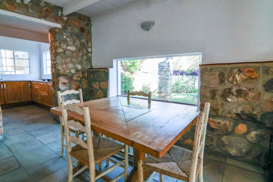 5 Bedroom Property for Sale in Thatchfield Close Gauteng