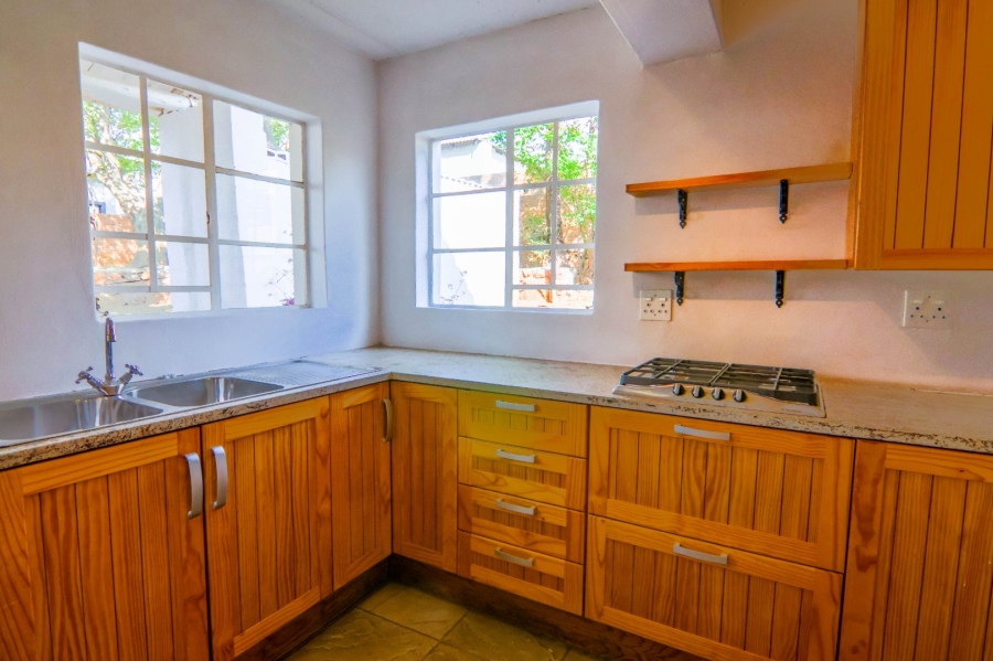 5 Bedroom Property for Sale in Thatchfield Close Gauteng