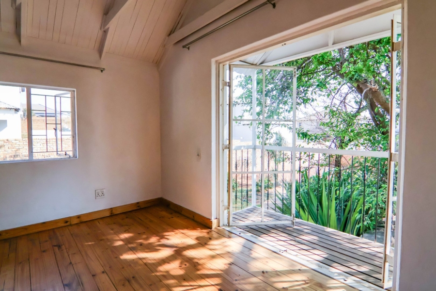 5 Bedroom Property for Sale in Thatchfield Close Gauteng