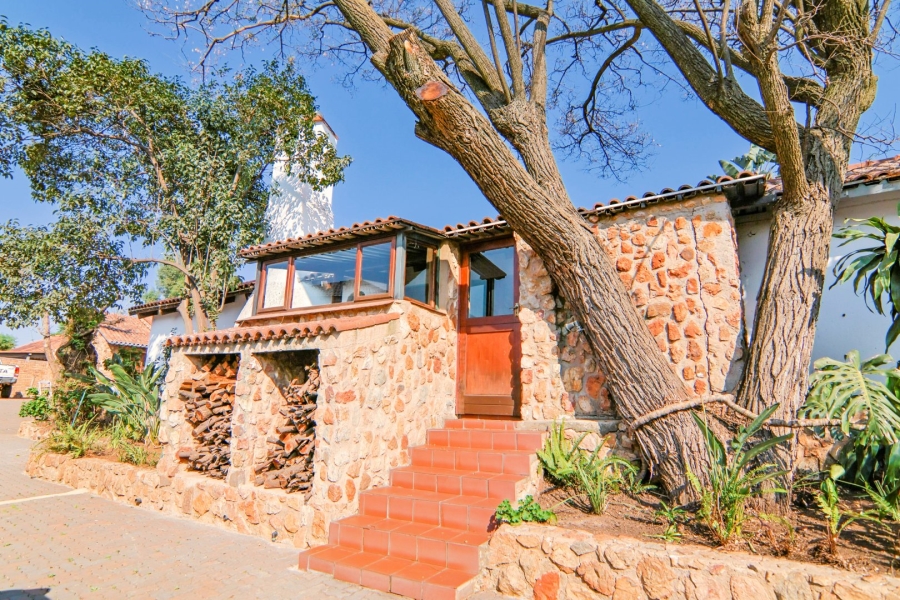 5 Bedroom Property for Sale in Thatchfield Close Gauteng