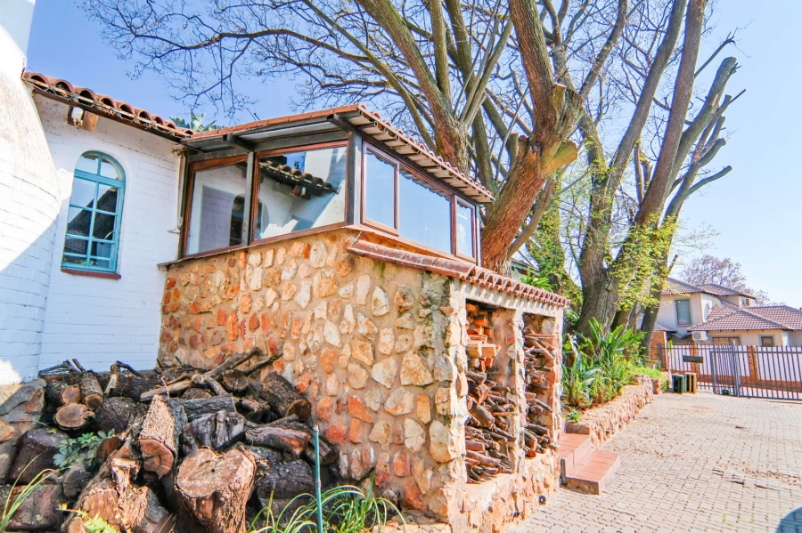 5 Bedroom Property for Sale in Thatchfield Close Gauteng