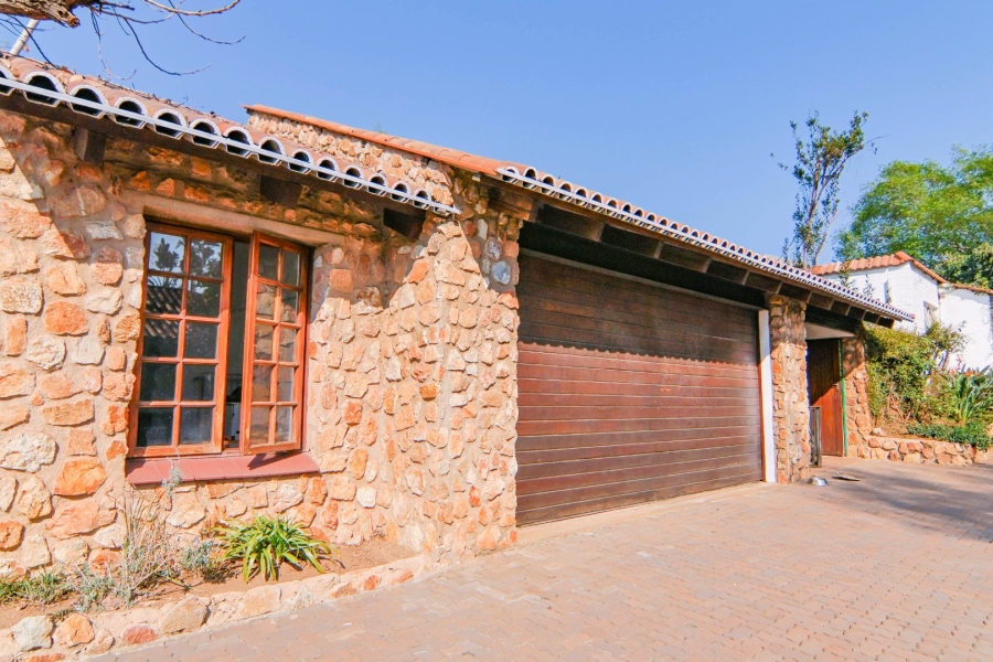5 Bedroom Property for Sale in Thatchfield Close Gauteng
