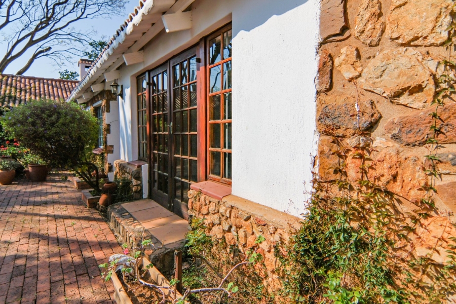 5 Bedroom Property for Sale in Thatchfield Close Gauteng