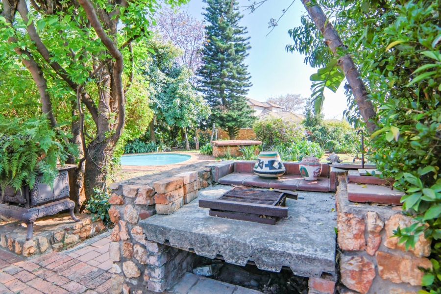 5 Bedroom Property for Sale in Thatchfield Close Gauteng