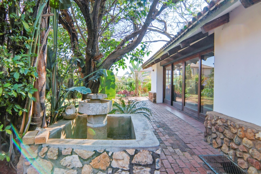 5 Bedroom Property for Sale in Thatchfield Close Gauteng
