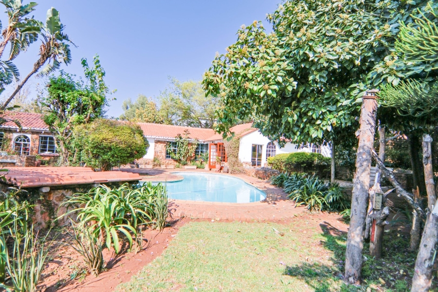 5 Bedroom Property for Sale in Thatchfield Close Gauteng