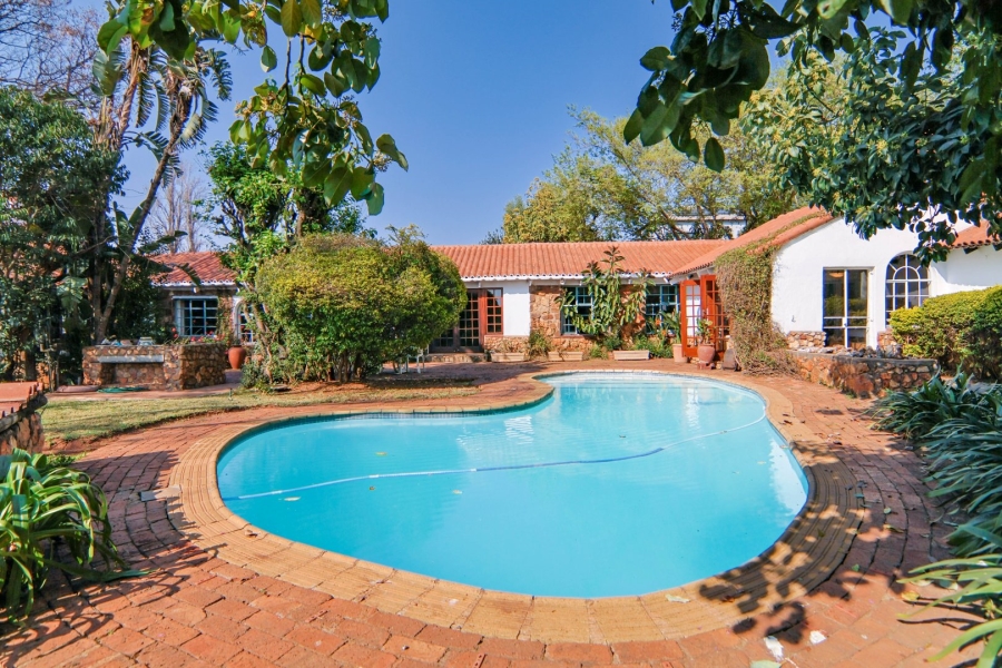5 Bedroom Property for Sale in Thatchfield Close Gauteng