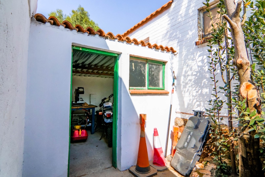 5 Bedroom Property for Sale in Thatchfield Close Gauteng