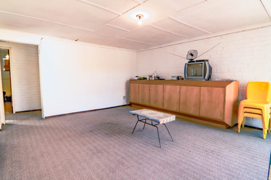 5 Bedroom Property for Sale in Thatchfield Close Gauteng
