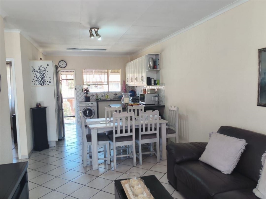 2 Bedroom Property for Sale in Ravenswood Gauteng