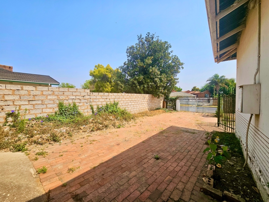 7 Bedroom Property for Sale in Kempton Park Ext 2 Gauteng