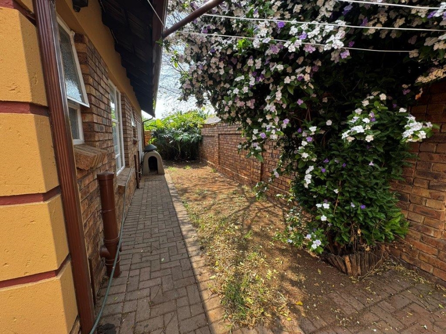 3 Bedroom Property for Sale in Glen Marais Gauteng