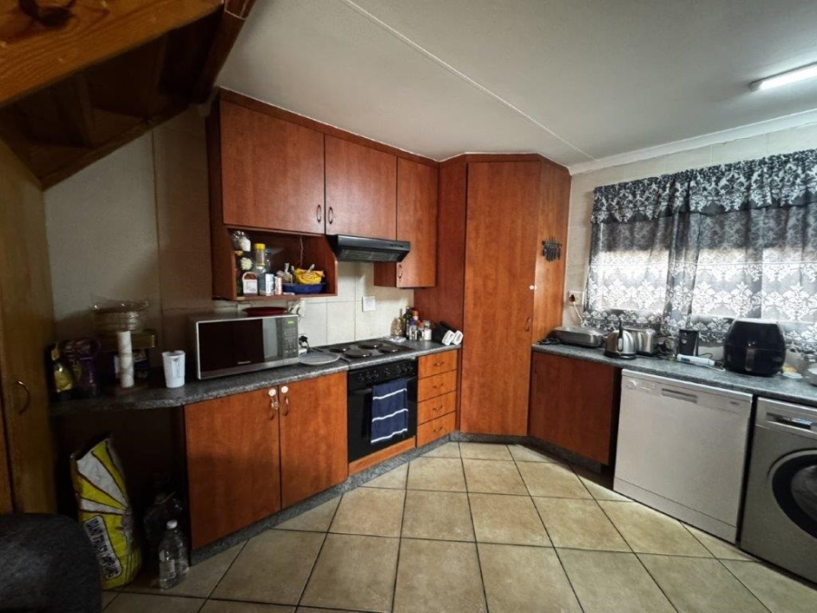 3 Bedroom Property for Sale in Glen Marais Gauteng