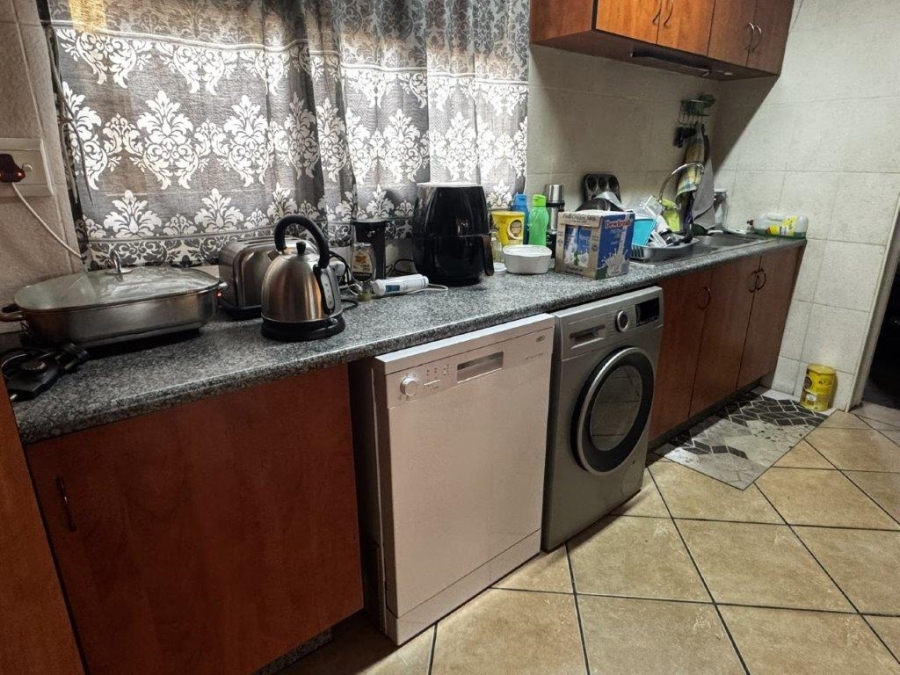 3 Bedroom Property for Sale in Glen Marais Gauteng