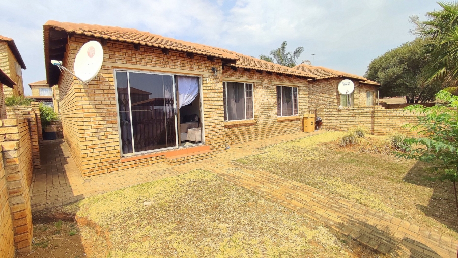 3 Bedroom Property for Sale in Heuwelsig Estate Gauteng